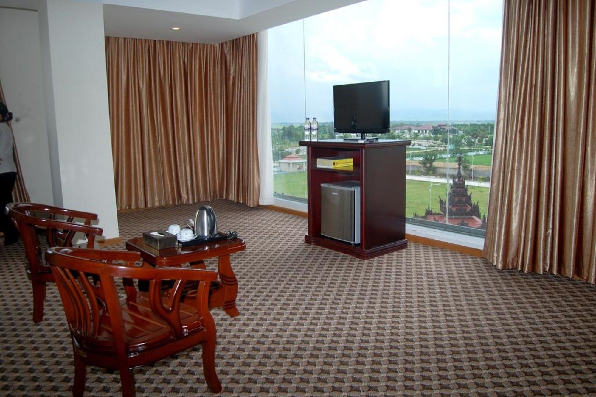 Man Myanmar Hotel Naypyidaw Экстерьер фото