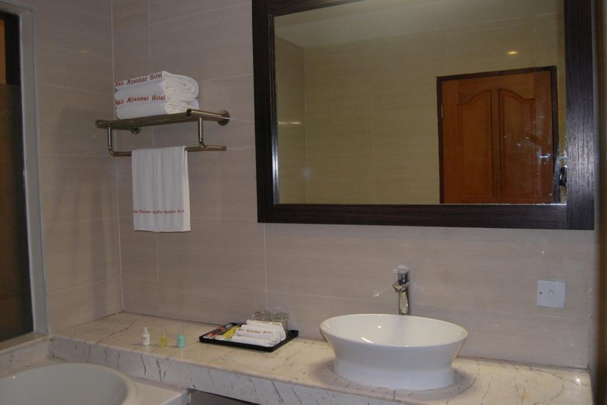 Man Myanmar Hotel Naypyidaw Экстерьер фото